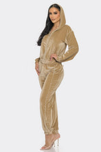 Load image into Gallery viewer, Jogger With Pearls Set