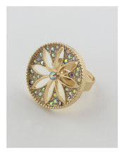 Load image into Gallery viewer, Adjustable cut out flower ring
